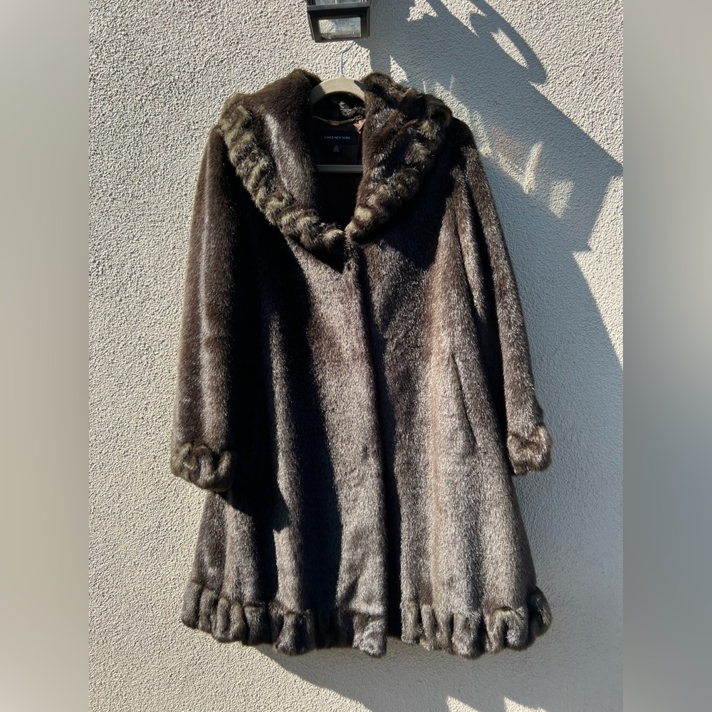 Jones New York 1980s Plush Faux-Fur Mid-length Coat in Chocolate Brown